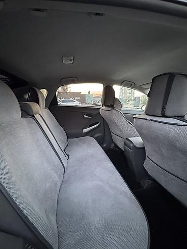 Toyota: Toyota Prius: 2011 г., 1.8 л, Вариатор, Гибрид, Хэтчбэк — 10