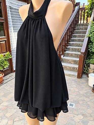SHEIN crni kombinezon – veličina S - Model: kratki, lepršavi