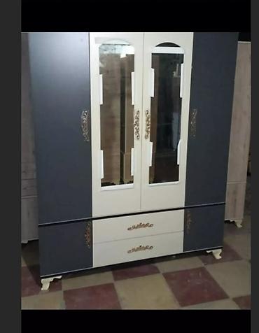 mebel ustu: Geniş tutumlu paltar şkafı - 4qapılı model: ortada 3 qapı, hərəsində — 4