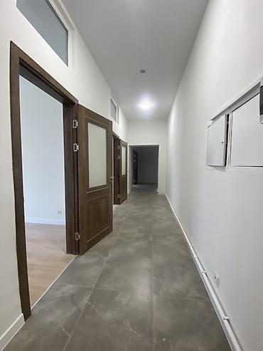 Аренда ангаров: СДАЁТСЯ КОММЕРЧЕСКОЕ ПОМЕЩЕНИЕ — 539 м² ПЕРВАЯ ЛИНИЯ, Бульвар Эркиндик — 31