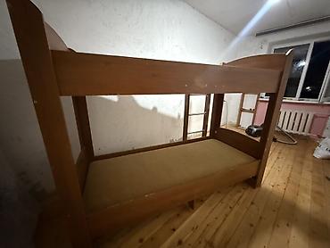 Отдаем даром двухъярусная кровать из ЛДСП/массива с классическим