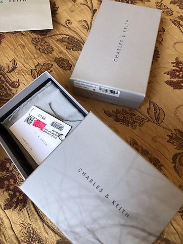 pul qutu: Charles & Keith aksessuar qutusu və hədiyyə paketi seti Brend — 2