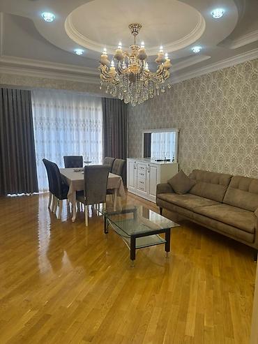 ev elanlari: Park Azure Residence-də 2 otaqlı kirayə mənzil Ünvan: Bakı, 8 Noyabr — 3