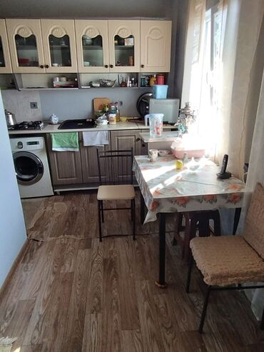 Uzunmüddətli kirayə mənzillər: Qobuda dörd otaqlı ev iki otaq bir kuxna hazır iki otaq təmirsiz qaz — 4