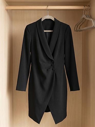 crna uska haljina dugih rukava: Elegantna crna mini haljina sako-kroja - Fason: strukirani kroj koji — 5