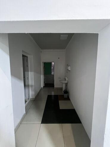 Офисы: Сдаю Офис, 175 м², В административном здании, 1 линия — 7