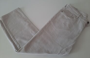 velicina pantalona: Prljavo bele pantalone. Velicina 34 Sirina donje nogavice 18 cm a