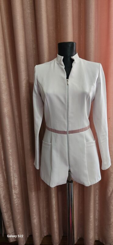 Tibbi kostyum 38-40 razmer hündür bel şalvar pritalennıy model pencək