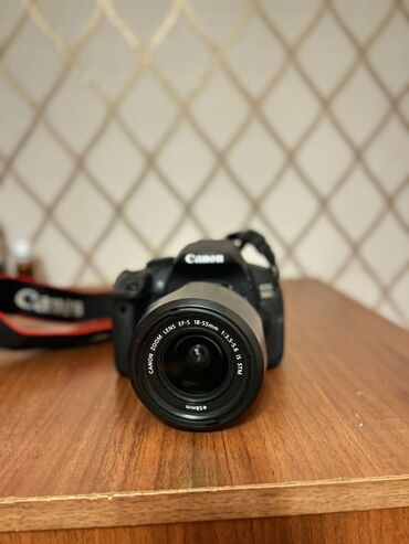 canon eos 2000d: Tecili satilir real alci narahat elsin