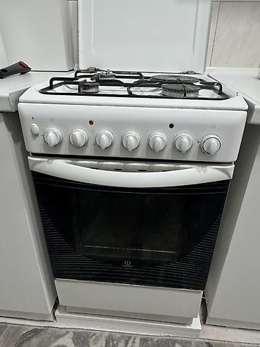 напольное: Газовая плита с духовым шкафом Indesit ДВЕРЦА ОТ ДУХОВКИ СЛОМАННО НО — 1
