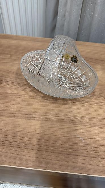 Süfrə aksesuarları: Kəpənək formalı şüşə/kristal səbət qab Material: qalın şüşə – kəsim — 1