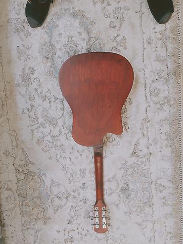 Гитары: Акустическая гитара с вырезом (cutaway), дредноут. - Форм‑фактор — 6