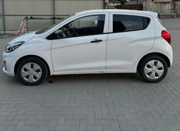 машиналар: Chevrolet Spark: 2020 г., 0.1 - engine capacity л, Автоматтык, Бензин, Седан