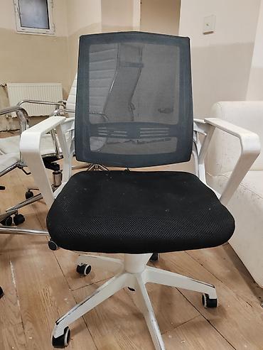molbert nədir: Mesh arxalı ofis kreslosu. Müasir dizayna malikdir və həm ofis, həm də — 1