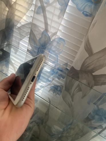 Apple iPhone: IPhone 8 Plus, Серебристый — 4