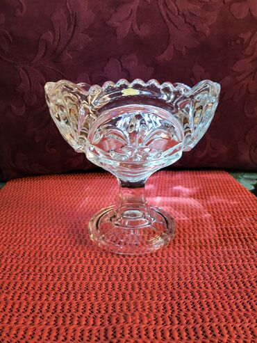 Kuhinjski setovi: Bombonijera nova pun kristal,rucni rad. Bohemija 70te. Sve na — 1