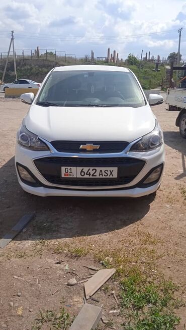 ретро авто: Chevrolet Spark: 2020 г., 1 л, Автомат, Бензин, Седан