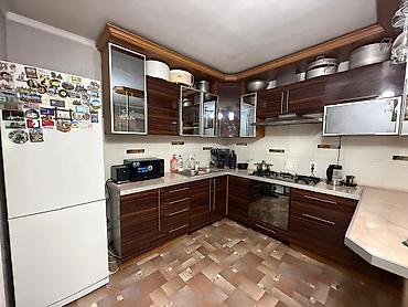 Продажа домов: 5 комнат, 138 м², 1 соток, Бишкек, ул. Матросова Риэлтор — 2