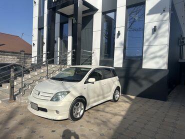 Toyota: Toyota ist: 2003 г., 1.5 л, Автомат, Бензин