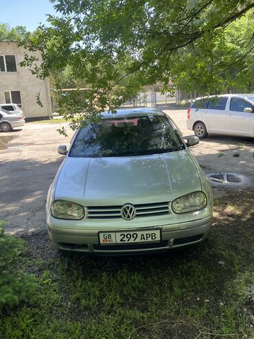 Volkswagen: Volkswagen Golf: 2002 г., 1.6 л, Механика, Бензин, Седан
