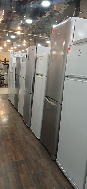Separatorlar: 2 qapılı Indesit Soyuducu Satılır, rəng - Boz