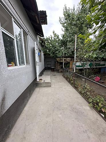 Продажа коттеджей и домов: 5 комнат, 20 м², 5 соток, Бишкек, Дордой рынок / базар Собственник — 17