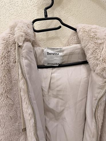 Kurtkalar: Bershka, M — 2