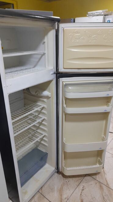 Soyuducular: 2 qapılı Gorenje Soyuducu Satılır, rəng - Ağ, Dolab içi — 27