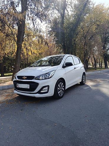 chevrolet spark 2017: Chevrolet Spark: 2018 г., 1 л, Вариатор, Бензин, Хэтчбэк — 1
