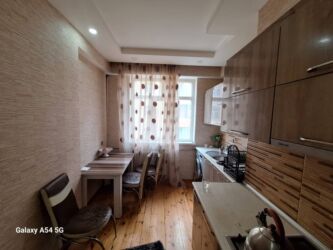 Uzunmüddətli kirayə mənzillər: Yeni Yasamalda📍tam temirli 3 otaqli menzil kiraye verilir Menzil 20 — 18