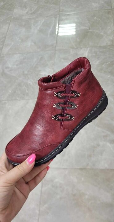 ugg 41: Ankle boots, 42