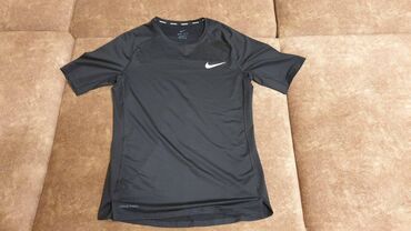 базовая футболка оверсайз мужская: Футболка XL (EU 42), цвет - Черный