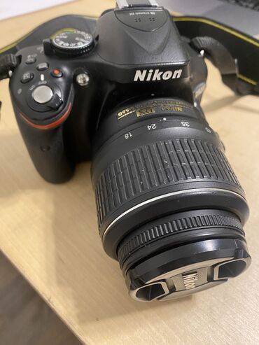 Фотоаппараты: Nikon D5200 объектив 18-55 в идеальном состоянии. В комплекте сумочка