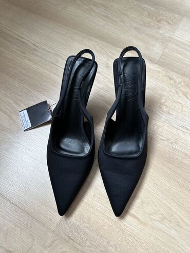 обувь зимние: Туфли 36, цвет - Черный