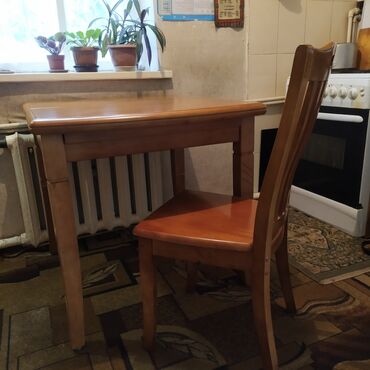 раздвижной стол и стулья: Кухонный Стол, цвет - Коричневый, Б/у