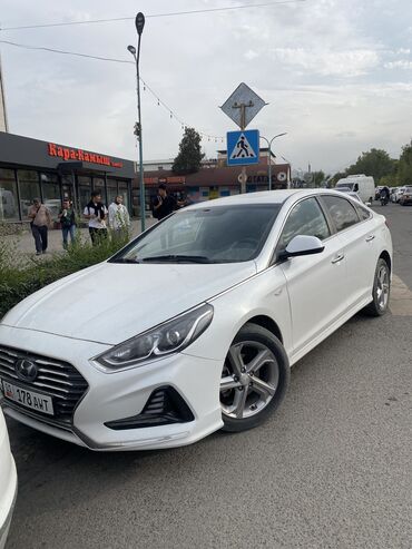 возьму машину в аренду под такси: Ижарага берем Hyundai Sonata, Күнүмдүк, Айдоочусуз, | Күрөө, 18 жаштан баштап