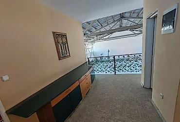 Magacini i radionice: Izdaje se prostrana i funkcionalna hala ukupne površine 420 m² ( 300 — 14