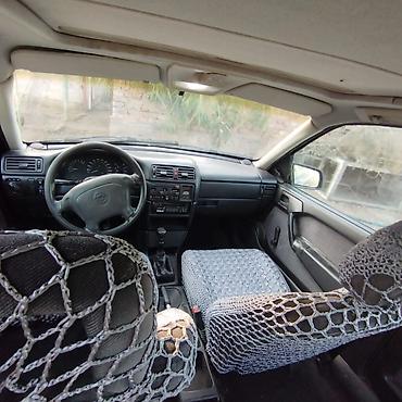 авто заратка: Opel Vectra: 1995 г., Кол менен иштөөчү, Хетчбек — 6