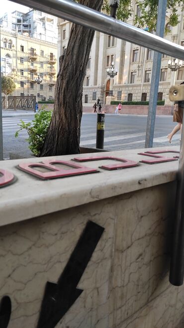 Kommersiya daşınmaz əmlakının satışı: Şəhərin mərkəzində obyekt təcili satılır,ünvan Azərbaycan prospekti -da lalafo.az — 6 Kommersiya daşınmaz əmlakının satışı: Şəhərin mərkəzində obyekt təcili satılır,ünvan Azərbaycan prospekti — 6