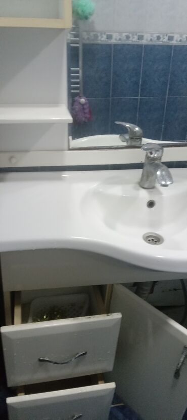 Moydadırlar: •Güzgülü moydadır satılır, heç bir qırıq çat problemi yoxdu.Şəkildə nə — 4