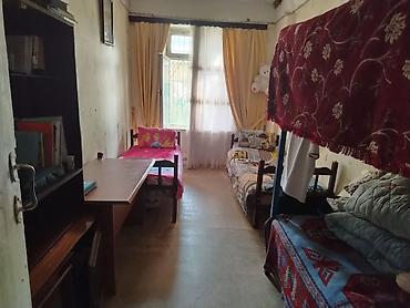 Uzunmüddətli kirayə mənzillər: Yataqxana binası 3mertebenin 1ci mərtəbəsi qapı həyətə acilir.3 otaqlı — 5