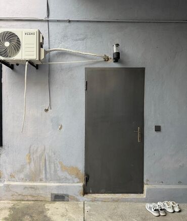 Uzunmüddətli kirayə mənzillər: Xanım ev yoldaşı axtarılır. Mənzil Bakıxanov qəsəbəsində mərkəzi yola — 11