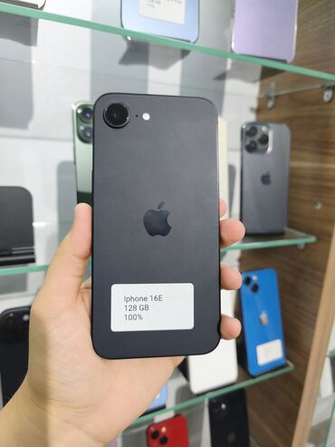 Apple iPhone: IPhone 16e, 128 GB, Qara — 9