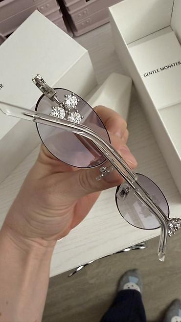 Солнцезащитные очки: Очки Gentle Monster Jewelry, модель Orora 02 (VYG), затемненные — 6
