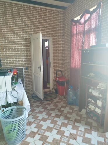 Həyət evləri və villaların satışı: Həyətyanı fərdi ev sahəsi - Qapalı hasar ilə əhatələnmiş həyətyanı — 10