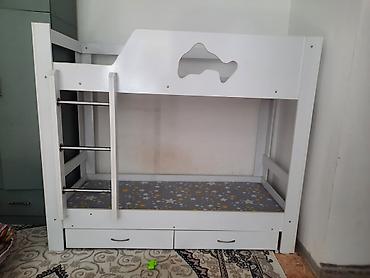 bunk bed: Детская двухъярусная кровать компактного формата. Характеристики: - — 4