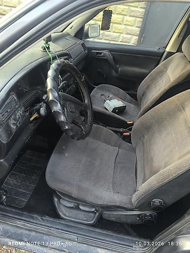 Volkswagen: Volkswagen Vento: 1993 г., Седан — 5