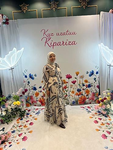 Личные вещи: Платье на кыз узатуу, M, С поясом, Б/у, цвет - Бежевый — 1