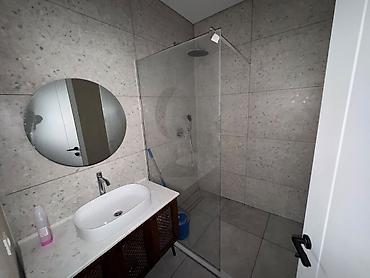 Uzunmüddətli kirayə mənzillər: Sea Breeze Marina Village 2 otaqli ev kiraya verilir. Duş kabini – — 9