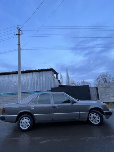 Mercedes-Benz: Mercedes-Benz 220: 1990 г., 2.3 л, Механика, Бензин, Седан — 4